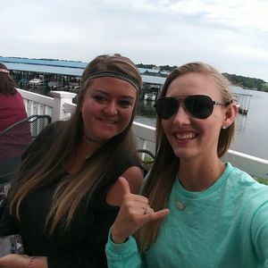 Meet your Posher, Candace-dustin